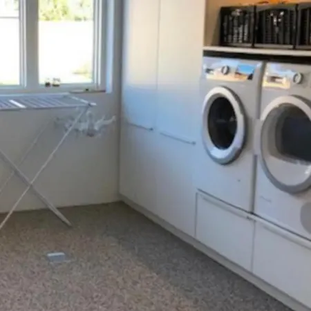 Hus Taet Ved Havn Og Villa