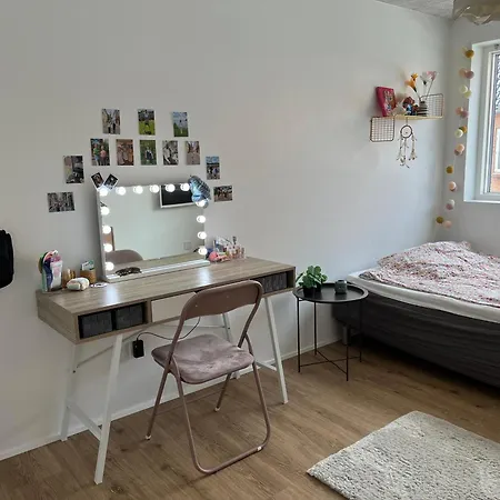 Hus Taet Ved Havn Og Villa *