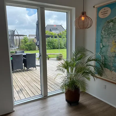 Hus Taet Ved Havn Og Villa Thyboron
