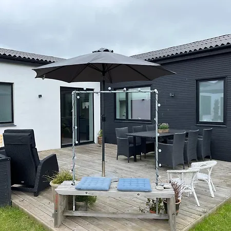 Hus Taet Ved Havn Og * Thyboron
